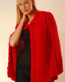 Lady's alpaca cape with cables